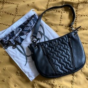 Lug Swivel Black vegan leather